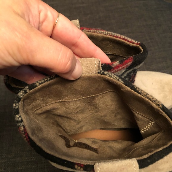 TOMS “Laurel” dessert suede Aztec print boots. - Picture 5 of 5